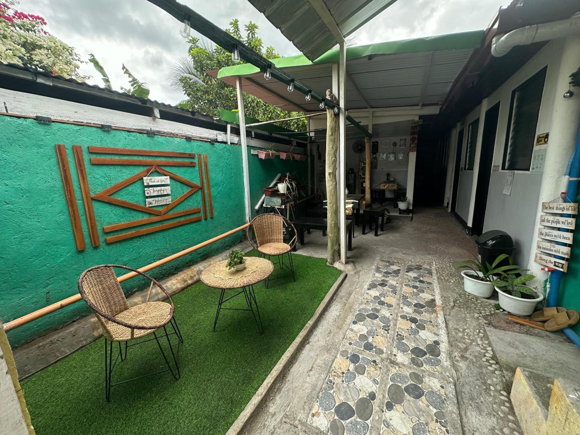 Maui'S Place Badian Exterior photo